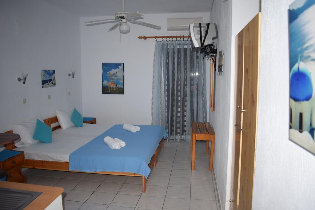 House Mantesos Apartment Koinira Exterior photo